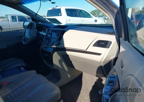 2011 Toyota Sienna Le V6 from USA, damaged, VIN 5TDKK3DCXBS039574